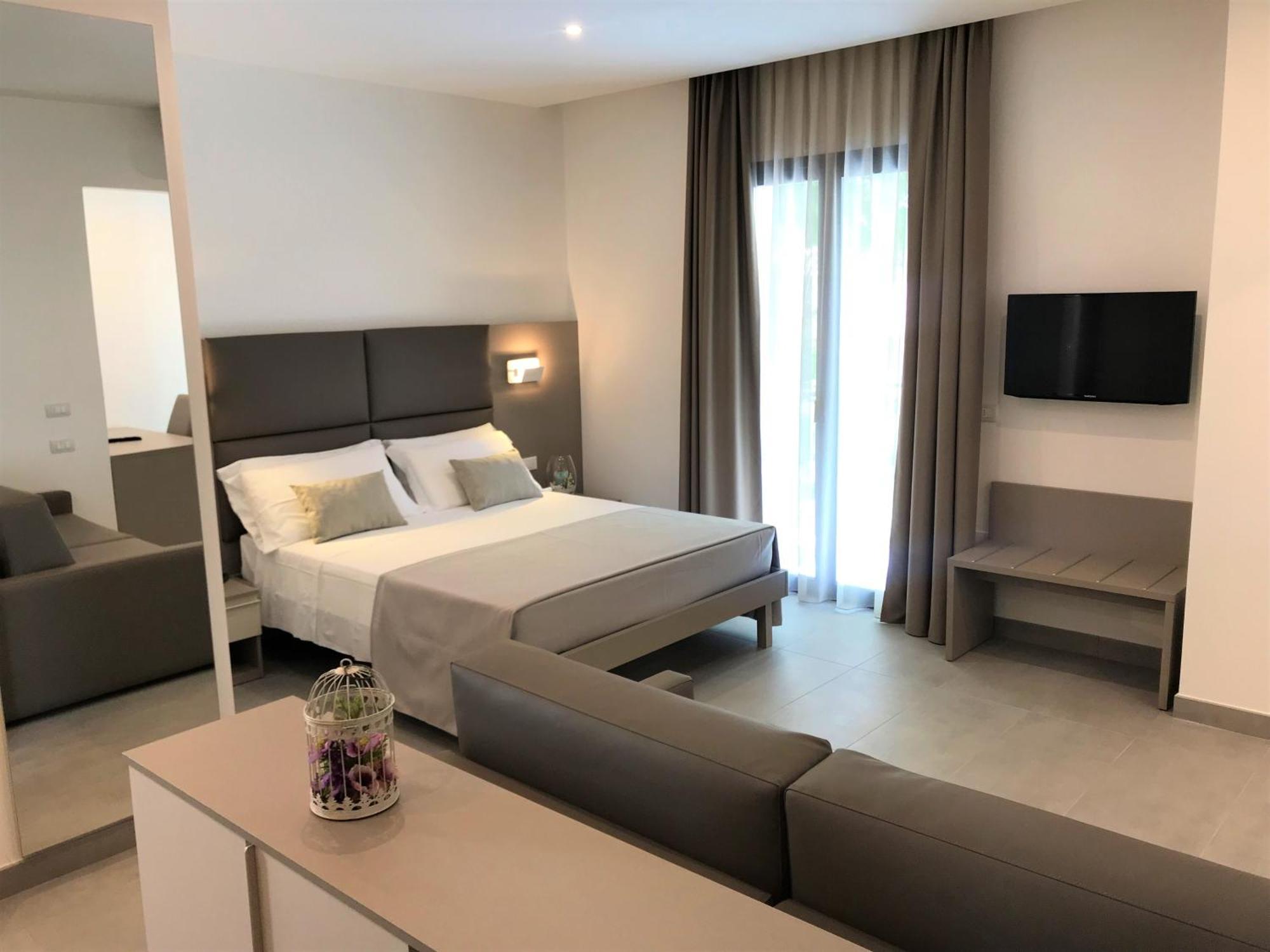 Hotel Paris Resort ベラーリア・イジェア・マリーナ エクステリア 写真